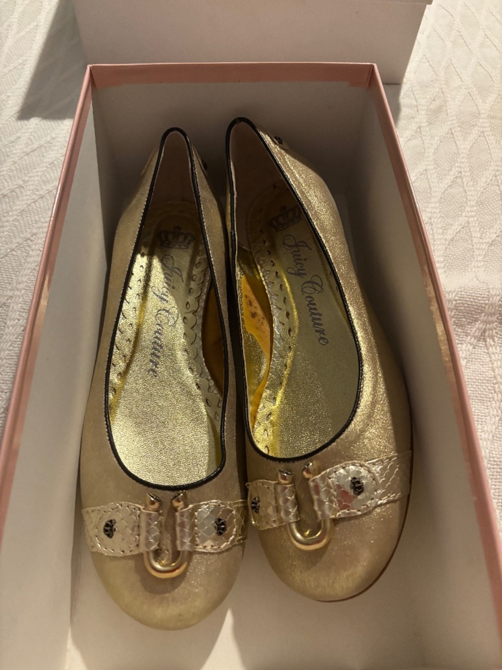Vintage juicy gold flats